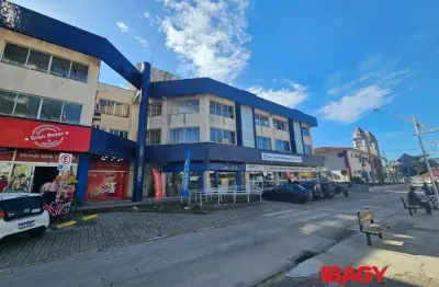 Sala comercial para alugar na Rua Lúcio Born, 12, Centro, Biguaçu