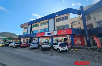 Sala comercial para alugar na Rua Lúcio Born, 12, Centro, Biguaçu