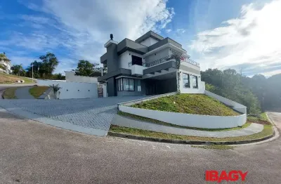Excelente casa em condominio 3 dormitório(s) em roçado - são josé