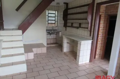 Excelente casa 3 dormitório(s) em agronômica - florianópolis