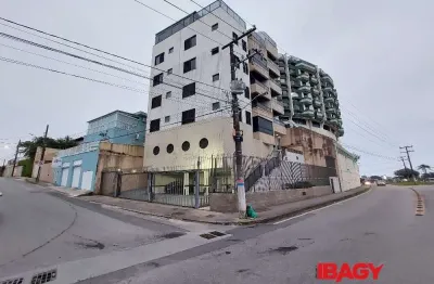 Excelente apartamento 3 dormitório(s) em estreito - florianópolis