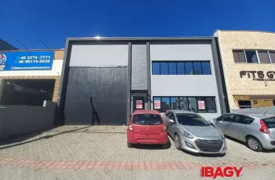 Barracão / Galpão / Depósito para alugar na Rua Pedro Thiesen Júnior, 248, Aririu, Palhoça
