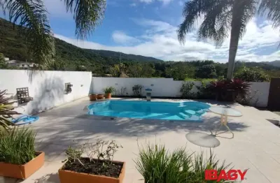 Excelente casa 2 dormitório(s) em porto da lagoa - florianópolis