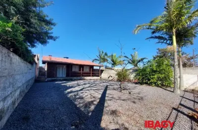Excelente casa 3 dormitório(s) em passagem de maciambú (ens brito) - palhoça
