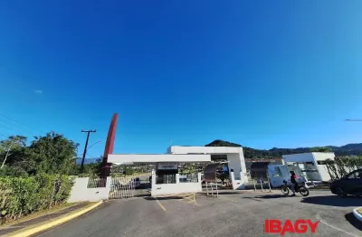 Excelente casa em condominio 2 dormitório(s) em bela vista - palhoça
