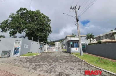 Apartamento com 2 quartos para alugar na Rua Julio Teodoro Martins, 1830, Fundos, Biguaçu