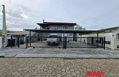 Excelente apartamento 2 dormitório(s) em carianos - florianópolis