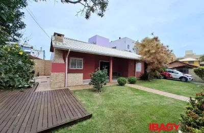 Excelente casa 2 dormitório(s) em ingleses do rio vermelho - florianópolis