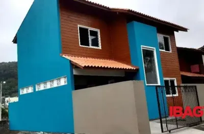 Excelente casa 3 dormitório(s) em campeche - florianopolis