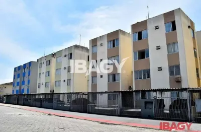 Apartamento com 2 quartos para alugar na Rua Jamily Elias, 02, Roçado, São José