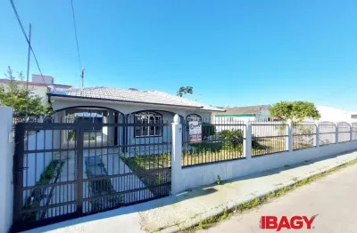 Excelente casa 3 dormitório(s) em são sebastião - palhoça
