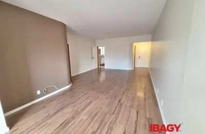 Excelente apartamento 3 dormitório(s) em centro - florianópolis