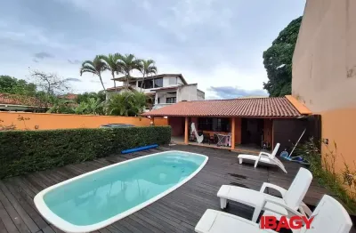 Excelente casa 2 dormitório(s) em ingleses do rio vermelho - florianópolis