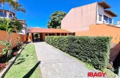 Excelente casa 2 dormitório(s) em ingleses do rio vermelho - florianópolis
