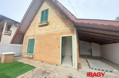 Excelente casa 2 dormitório(s) em campeche - florianópolis