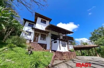Excelente casa 4 dormitório(s) em córrego grande - florianópolis