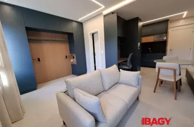 Apartamento com 1 quarto para alugar na Avenida Júlio D'acia Barreto, 199, Carvoeira, Florianópolis