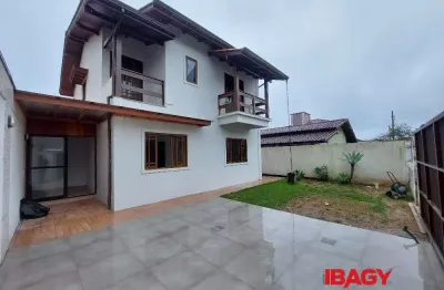 Excelente casa 2 dormitório(s) em campeche - florianopolis