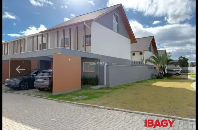 Casa em condomínio fechado com 4 quartos para alugar na Rua Sagrado Coração de Jesus, 811, Morro das Pedras, Florianópolis