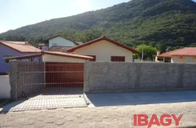 Casa com 3 quartos para alugar na Rodovia Francisco Thomaz dos Santos, 6503, Armação do Pântano do Sul, Florianópolis
