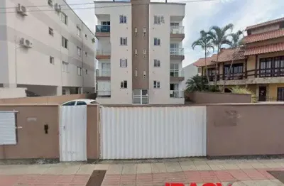 Apartamento com 2 quartos para alugar na Rua Carlos Weingartner, 121, Centro, Palhoça