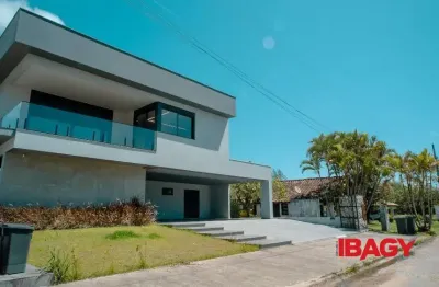 Excelente casa 3 dormitório(s) em ponta das canas - florianópolis