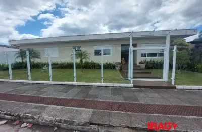 Casa comercial para alugar na Rua Professor Paulo Roberto Martins, 123, Santa Mônica, Florianópolis
