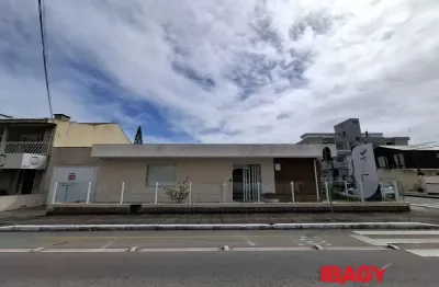 Casa comercial para alugar na Rua Vereador Batista Pereira, 731, Balneário, Florianópolis