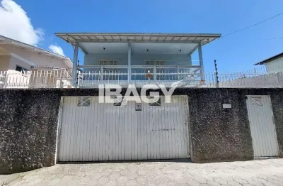Excelente apartamento 1 dormitório(s) em agronômica - florianópolis