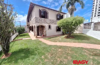 Casa com 5 quartos para alugar na Rua Saldanha da Gama, 0688, Barreiros, São José