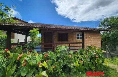 Excelente casa 2 dormitório(s) em campeche - florianópolis