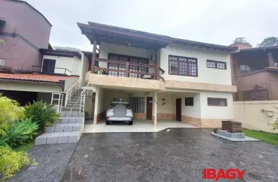 Excelente casa 5 dormitório(s) em joão paulo - florianópolis