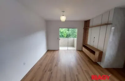 Apartamento com 3 quartos para alugar na Adelina Vargas Petzold, 182, Nova Palhoça, Palhoça