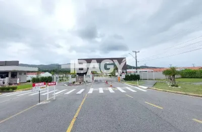 Casa com 2 quartos para alugar na Avenida Paulo Roberto Vidal, 2494, Bela Vista, Palhoça