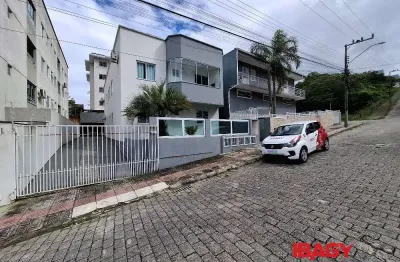 Apartamento com 2 quartos para alugar na Rua Augusto Jorge Brüggemann, 365, Areias, São José