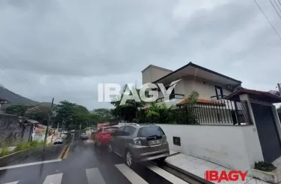 Excelente kitnet 1 dormitório(s) em monte verde - florianópolis