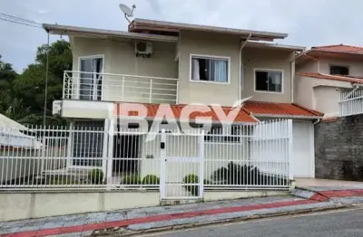 Casa com 5 quartos para alugar na Guararema, 52, Ponta de Baixo, São José
