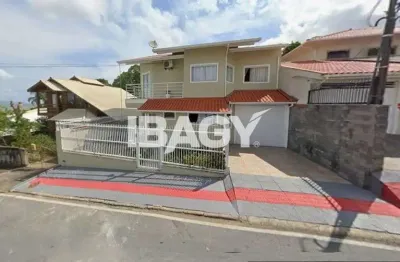 Casa com 5 quartos para alugar na Rua Guararema, 52, Ponta de Baixo, São José
