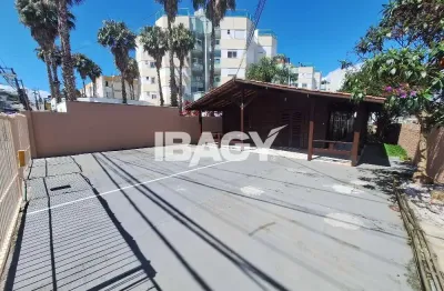Casa comercial para alugar na Rua João Meirelles, 979, Abraão, Florianópolis