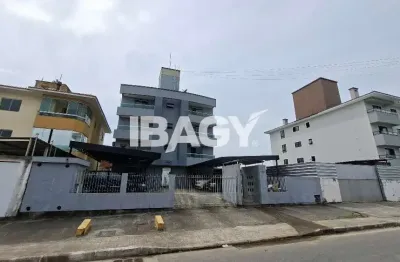 Apartamento com 2 quartos para alugar na Avenida Nelson Baltazar Schütz, 534, Aririu, Palhoça
