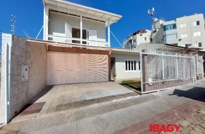 Excelente casa 4 dormitório(s) em capoeiras - florianópolis