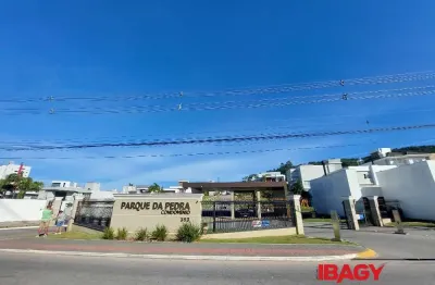 Casa com 4 quartos para alugar na Rua João Bernadino da Rosa, 353, Pedra Branca, Palhoça