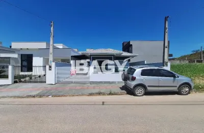 Casa com 2 quartos para alugar na Rua Tomáz Domingos da Silveira, 85, Bela Vista, Palhoça