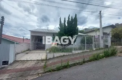 Casa com 3 quartos para alugar na Rua Ataulfo Alves, 283, Roçado, São José
