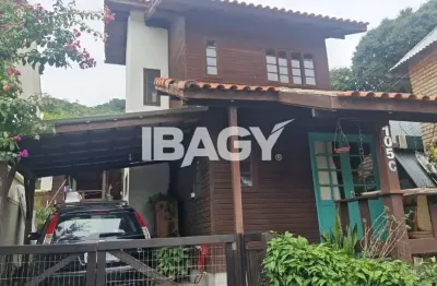 Excelente casa 1 dormitório(s) em porto da lagoa - florianópolis