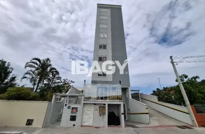 Apartamento com 3 quartos para alugar na Rua Coletor Irineu Comelli, 127, Centro, São José