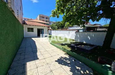 Casa com 3 quartos para alugar na Rua Eugênio Portela, 983, Barreiros, São José