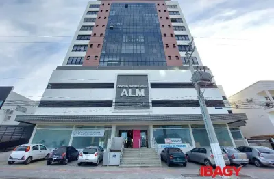 Sala comercial para alugar na Rua Najla Carone Guedert, 838, Pagani, Palhoça