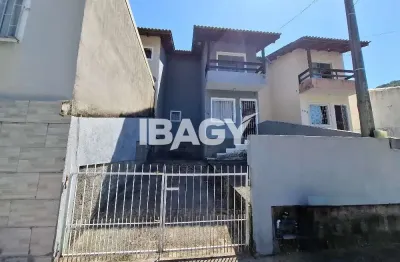 Casa com 2 quartos para alugar na Rua das Adálias, 126, Potecas, São José