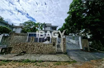 Excelente Casa 3 dormitório(s) em PANTANAL - FLORIANOPOLIS
